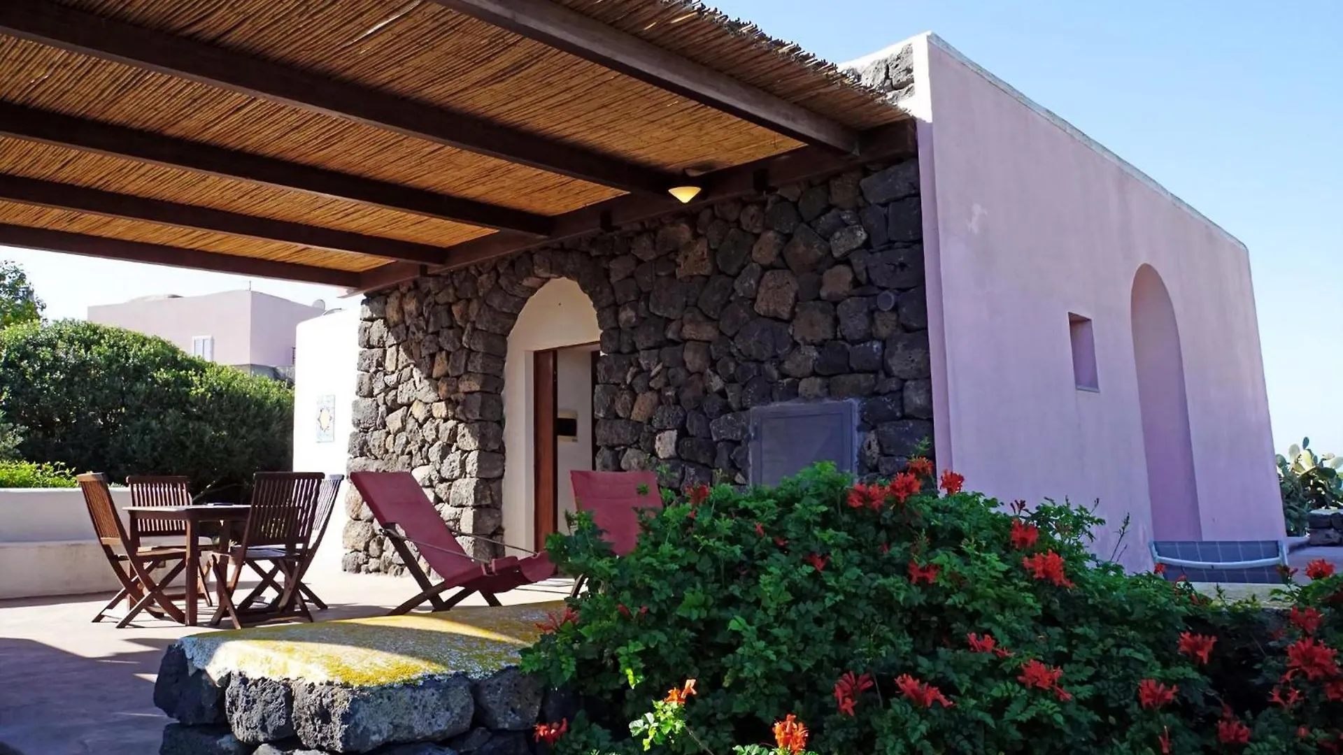Holiday home Gemuetliche Wohnung In Der Damussi Und Relax Struktur Pantelleria